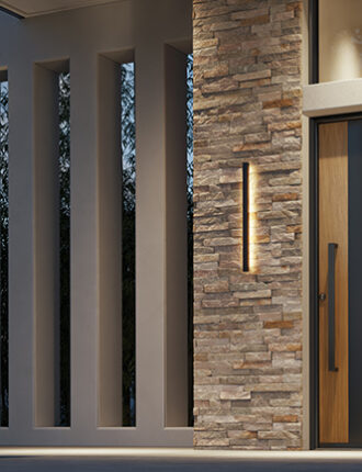 porte d'entrée bois et aluminium IZIA - Les Menuiseries Françaises